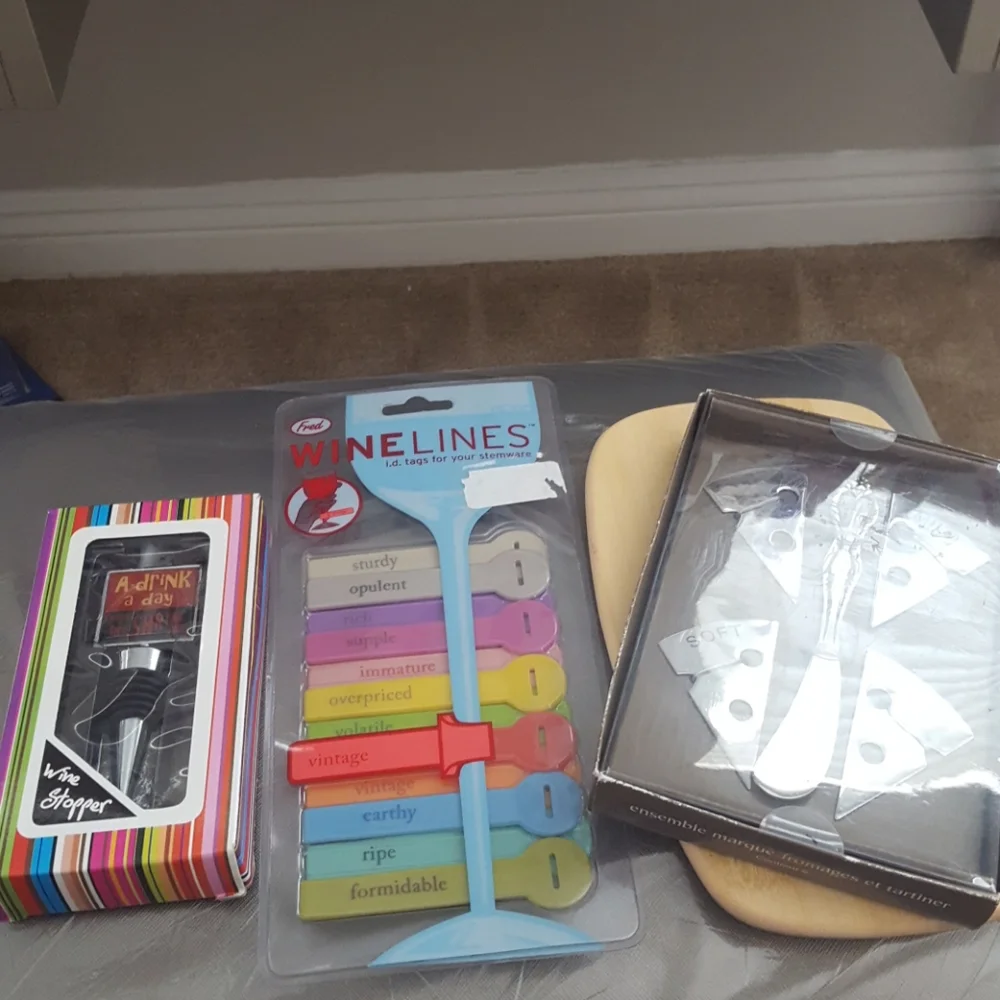 Wine and Cheese set NWT